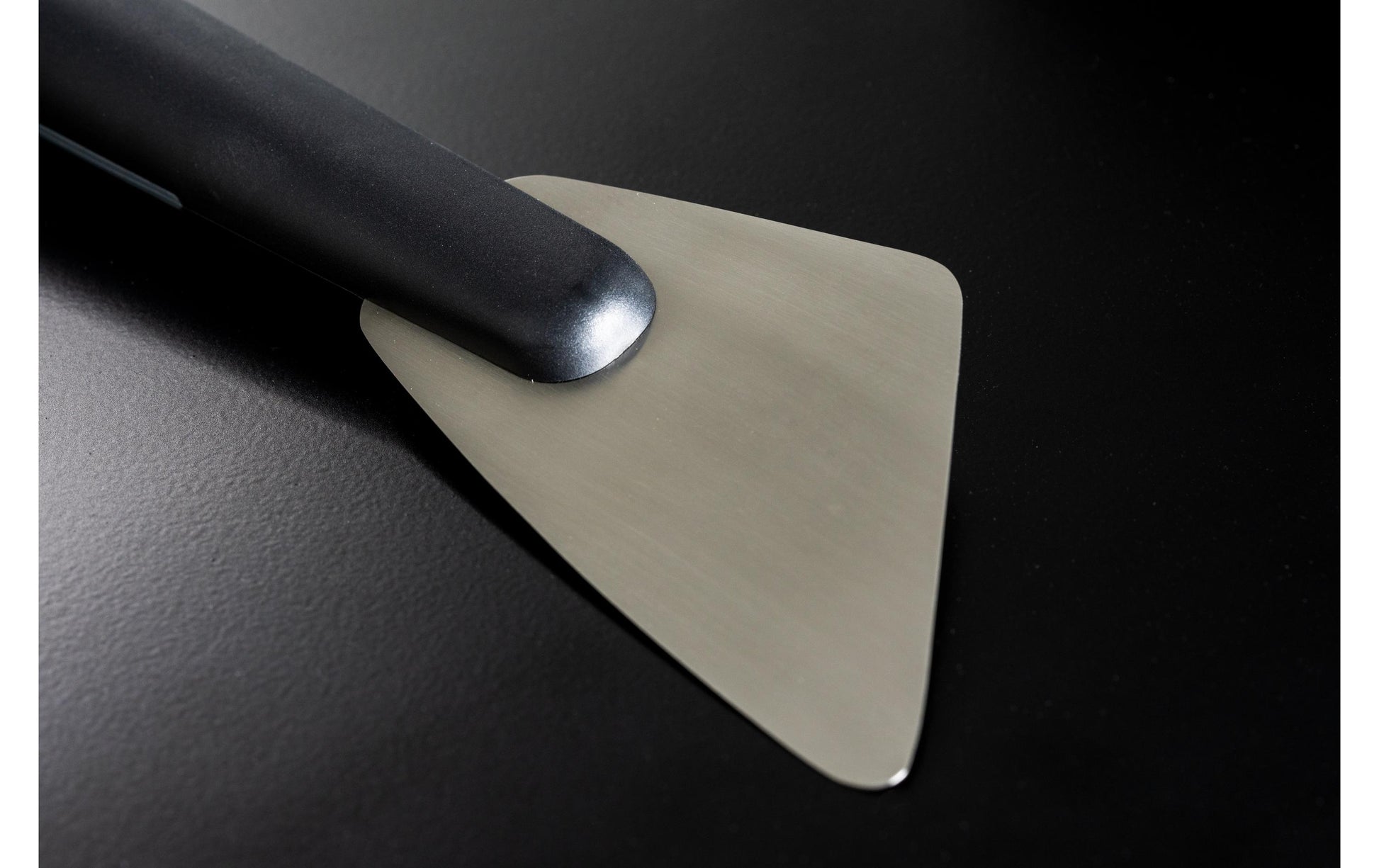OUTDOORCHEF Trichter-Schaber – Metallschaber – 7,5 × 3,2 × 36,5 cm – silber