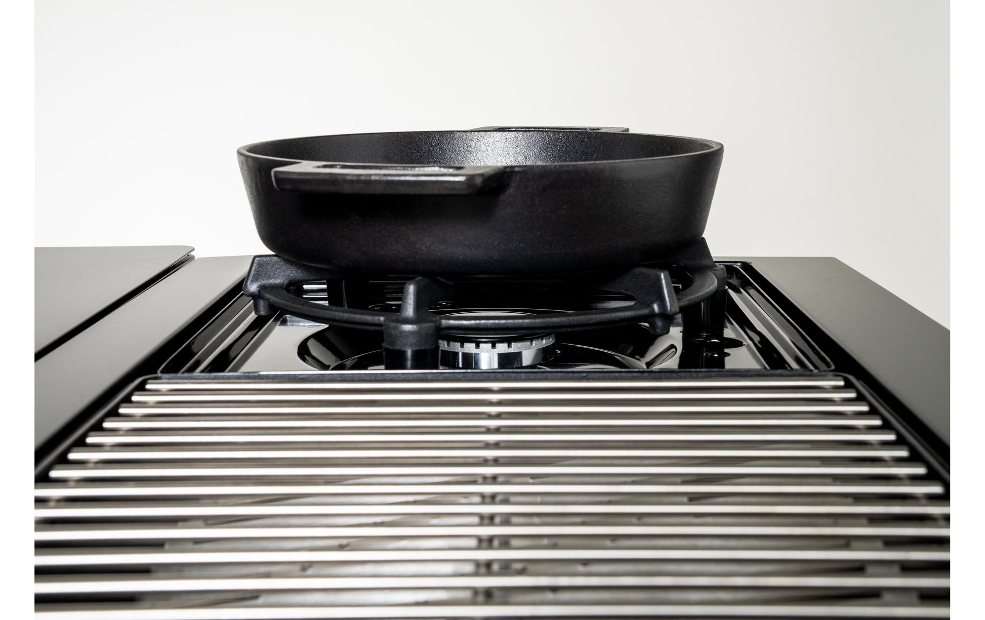 OUTDOORCHEF Kochtopf – 2 l, Ø 28 cm, Gusseisen, Schwarz