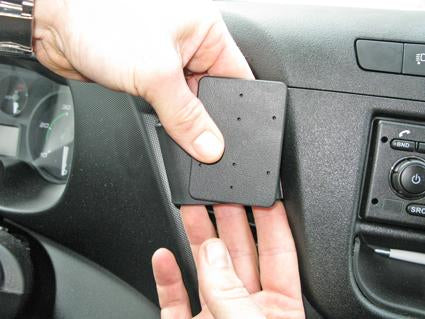 Brodit ProClip – Auto-Halterung – für IVECO Daily (2015–2016) – Schwarz