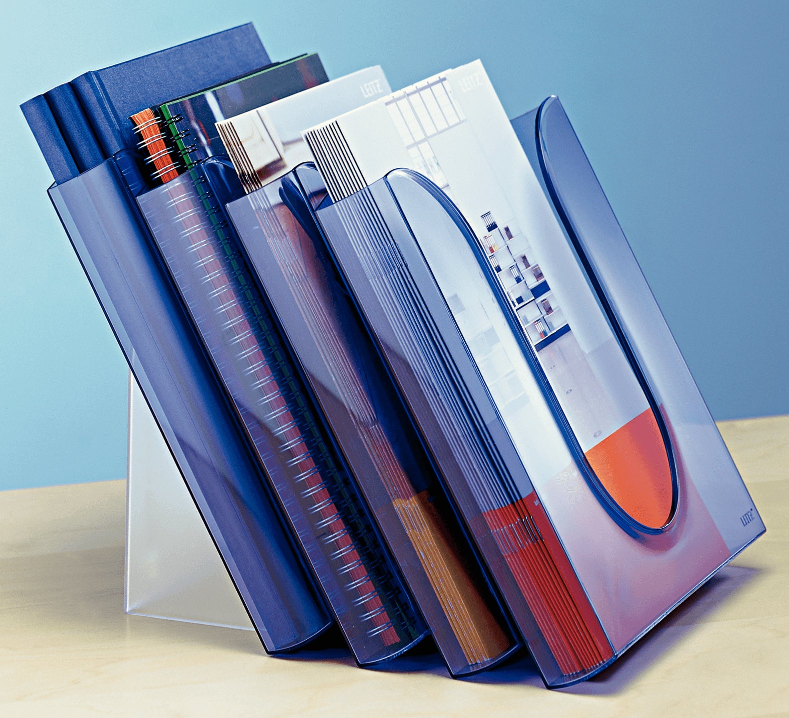 Leitz Prospekthalter (Tisch/Wand) Presenter Set – für A4, 4 Fächer, Polystyrol (PS), transparent