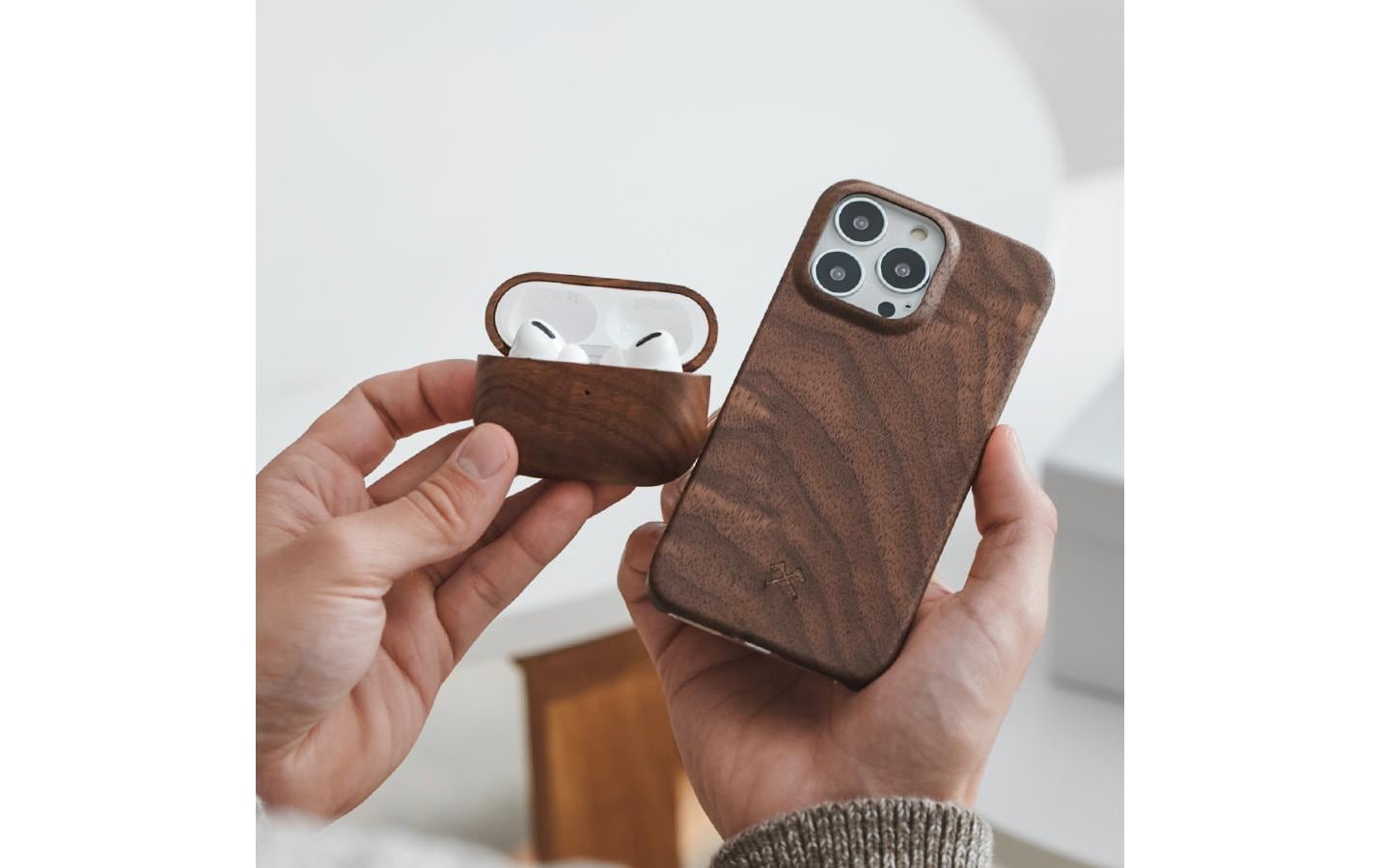 Woodcessories Backcover – für Apple iPhone 14 Plus – Walnuss – Aramidfasern