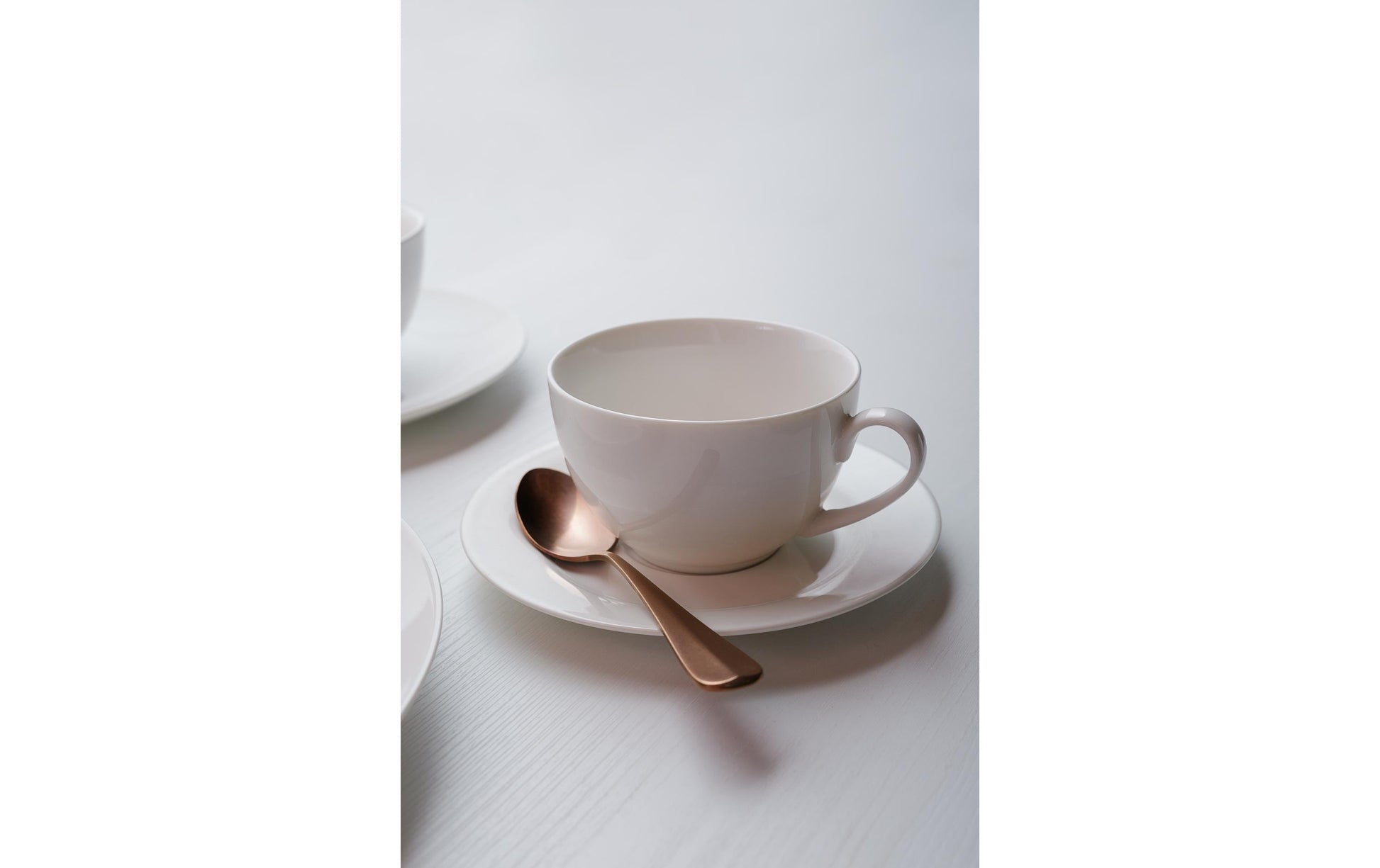 Sola Speise-Service Flow – Set 28-teilig, Ø 20 cm, Porzellan, Weiss, spülmaschinenfest, mikrowellengeeignet
