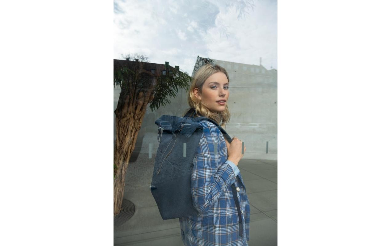 Reisenthel allday Rucksack M – Freizeit-Rucksack – 22 l, recyceltes Material, dunkelblau, Herringbone