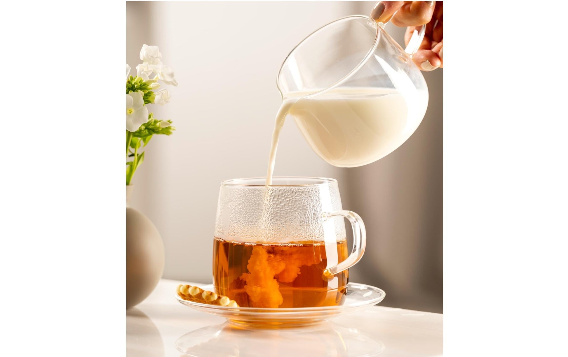 LEONARDO Teetasse – 0,57 l, Glas, transparent, Henkel, spülmaschinenfest, mikrowellenfest, 4 Stück