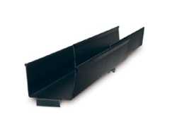 APC AR8008BLK Untertisch-Kabelwanne – 66 × 470 × 51 mm – Metall – Schwarz