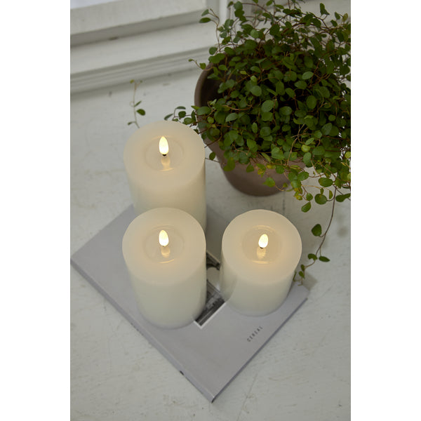 Star Trading LED-Säulenkerze – Ø 7,5 × 17,5 cm – Timerfunktion, Akku (2 × AA), Weiss, 1-teilig
