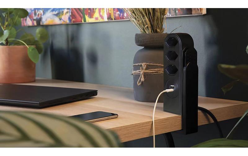 Steffen Tischsteckdosenleiste 50 00092 SW – 1,50 m, Kunststoff, Schwarz, mit USB-C, 1er-Pack, für Typ J