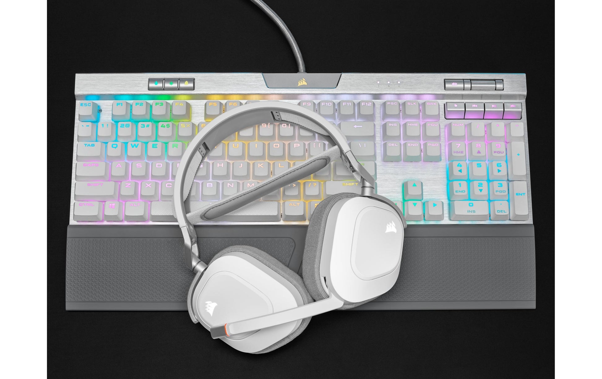 Corsair HS80 RGB – Gaming-Headset Over-Ear – USB-A, Dolby Atmos – Weiss – für PS5 – bis 20 h