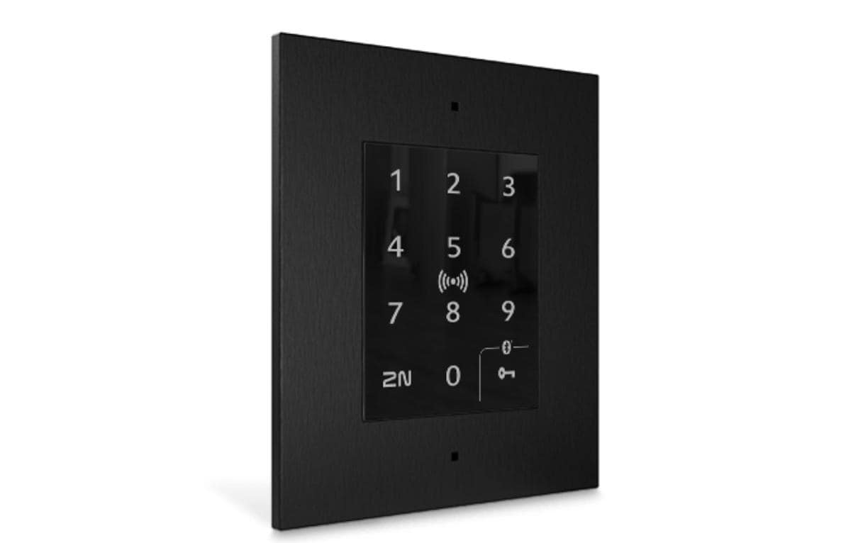 2N Zutrittsleser Access Unit 2.0 – 108 × 45 × 131 mm, schwarz, IP54