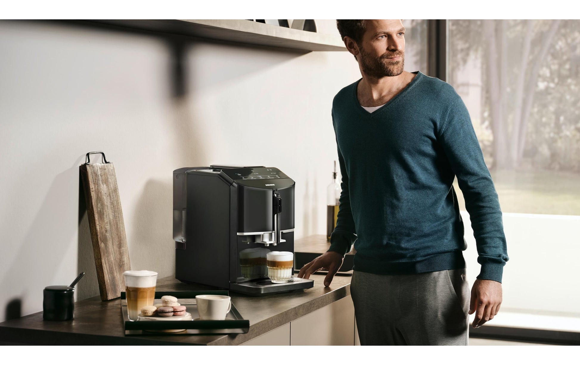 Siemens EQ300 TF301E19 Kaffeevollautomat – 15 bar, 1,4 l, 250 g, Keramik-Mahlwerk, Schwarz
