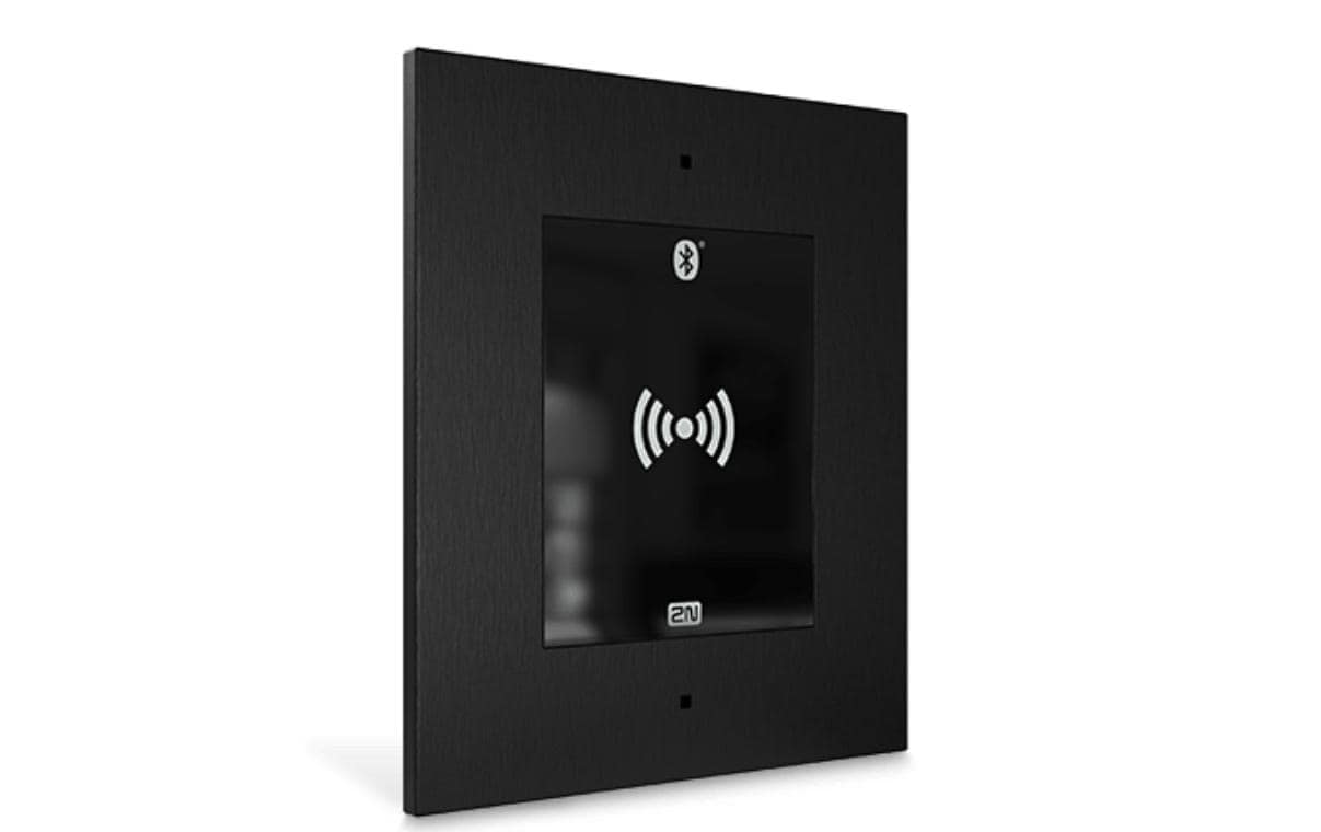 2N Access Unit 2.0 – 108 × 45 × 131 mm, schwarz, IP54