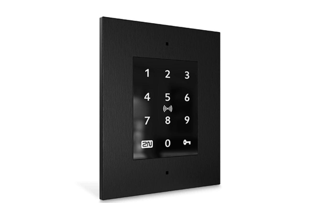 2N Access Unit 2.0 Touch – 108×45×131 mm, schwarz, IP54