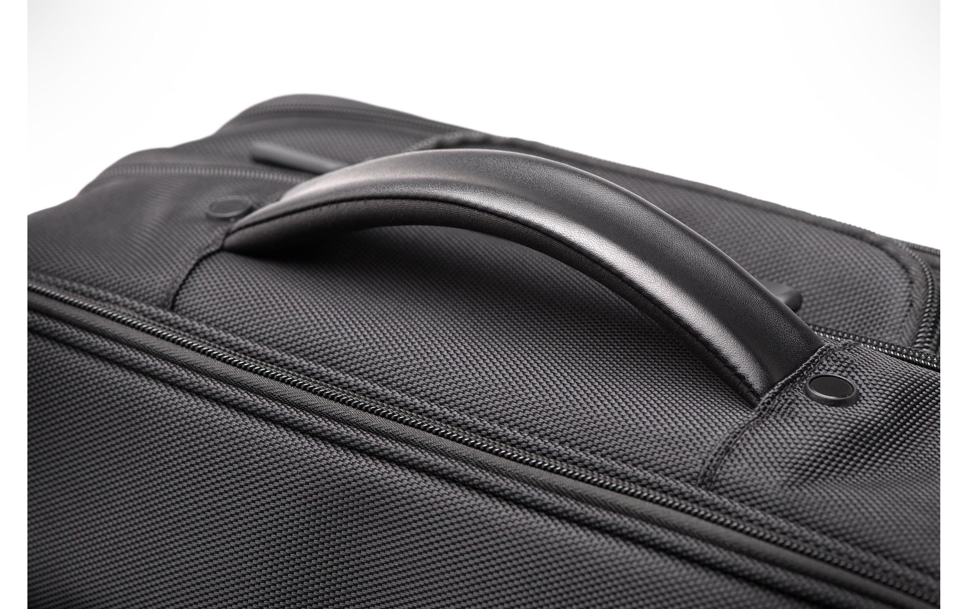 Kensington Contour 2.0 – Business-Trolley 17", 22,5 l, 2 Rollen, Polyester, Schwarz, 45 × 42 × 23 cm