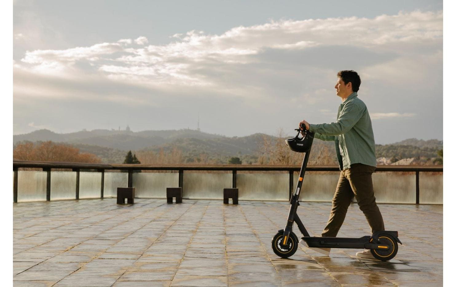 Ninebot by Segway Kickscooter MAX G2D – E-Scooter – 450 W, 10", 20 km/h, Reichweite bis 70 km, 551 Wh