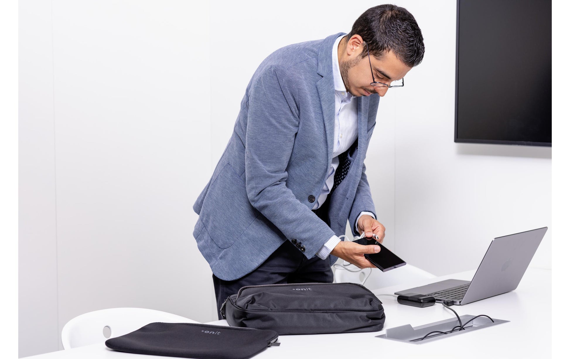 ONIT Notebook-Schutzhülle 13,3" – Schwarz