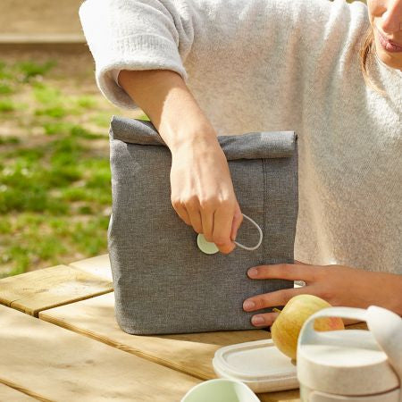 Lékué Lunchtasche To Go – faltbar – 185×230×23 mm – beige – recyceltes PET (rPET)