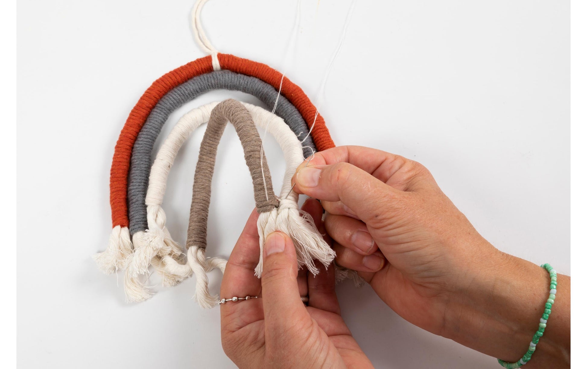 Creativ Company Mini Macramé – Makramee-Set – Baumwolle, Mehrfarbig – ab 8 Jahren