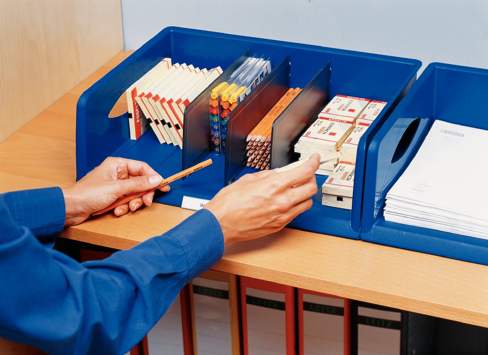 Leitz Sorty – Briefkorb für A4/C4, quer, Kunststoff, blau, 405 × 125 × 300 mm