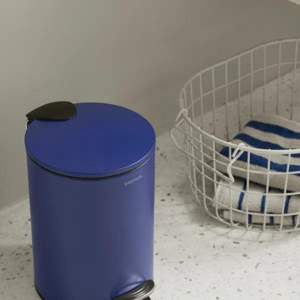 Blomus Treteimer TUBO – 3 l – Kunststoff, rund – blau – Soft-Close