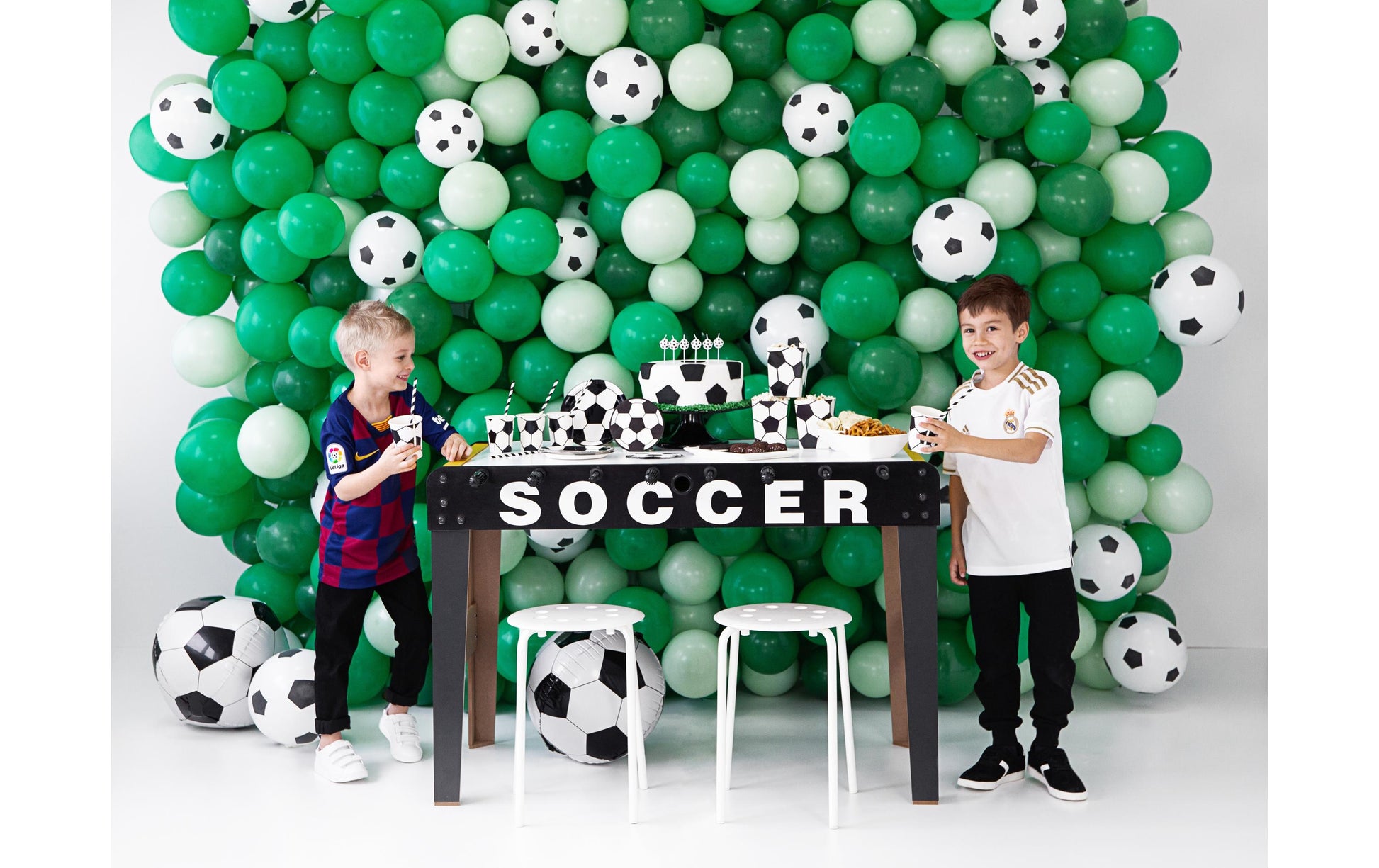 PartyDeco Einladungskarten – 190 × 90 mm, mit Couvert, Fussball, mehrfarbig – 6 Stk