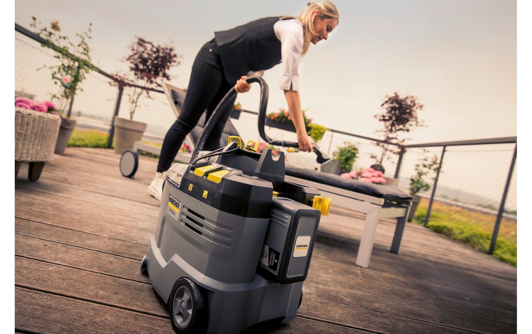 Kärcher Akku-Sprühextraktionsgerät Puzzi 9/1 Bp – 7 l, Akkubetrieb, Schlauch 2,5 m, 100-240 V