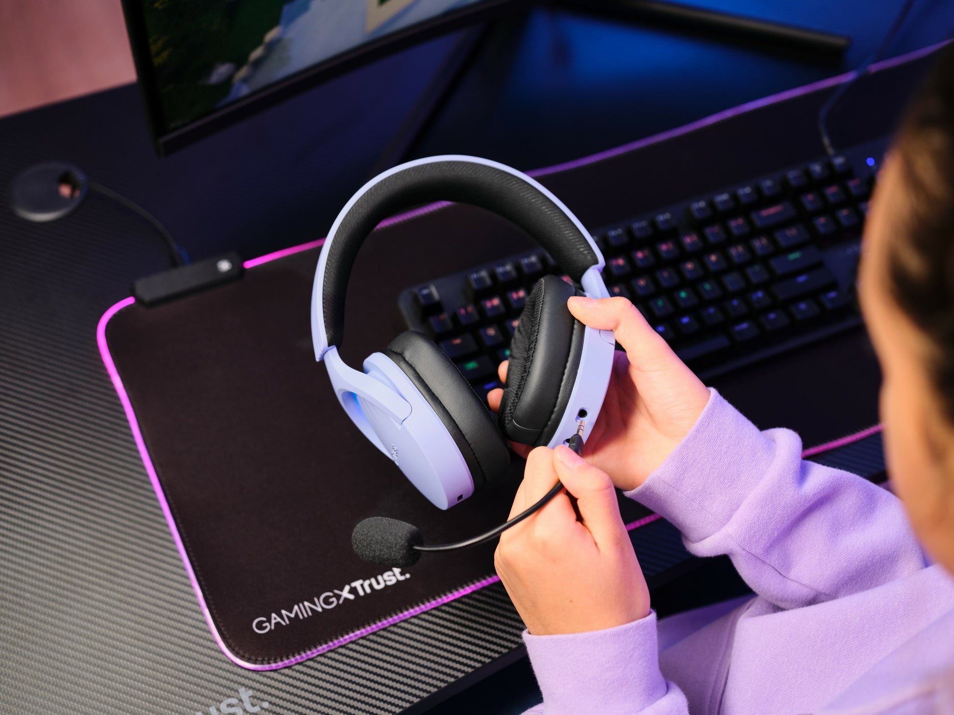 Trust GXT 491P FAYZO – Over-Ear Gaming-Headset – USB-A, Surround-Sound, Stummschaltung – Schwarz/Violett