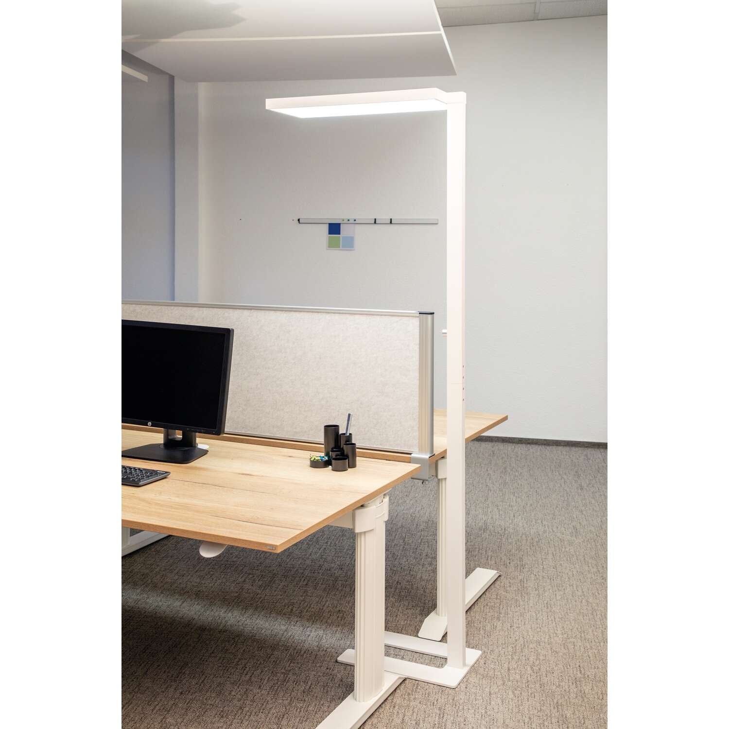 MAUL LED-Stehleuchte Jura – stufenlos dimmbar – 4000 K – 9'200 lm – Weiss, Aluminium
