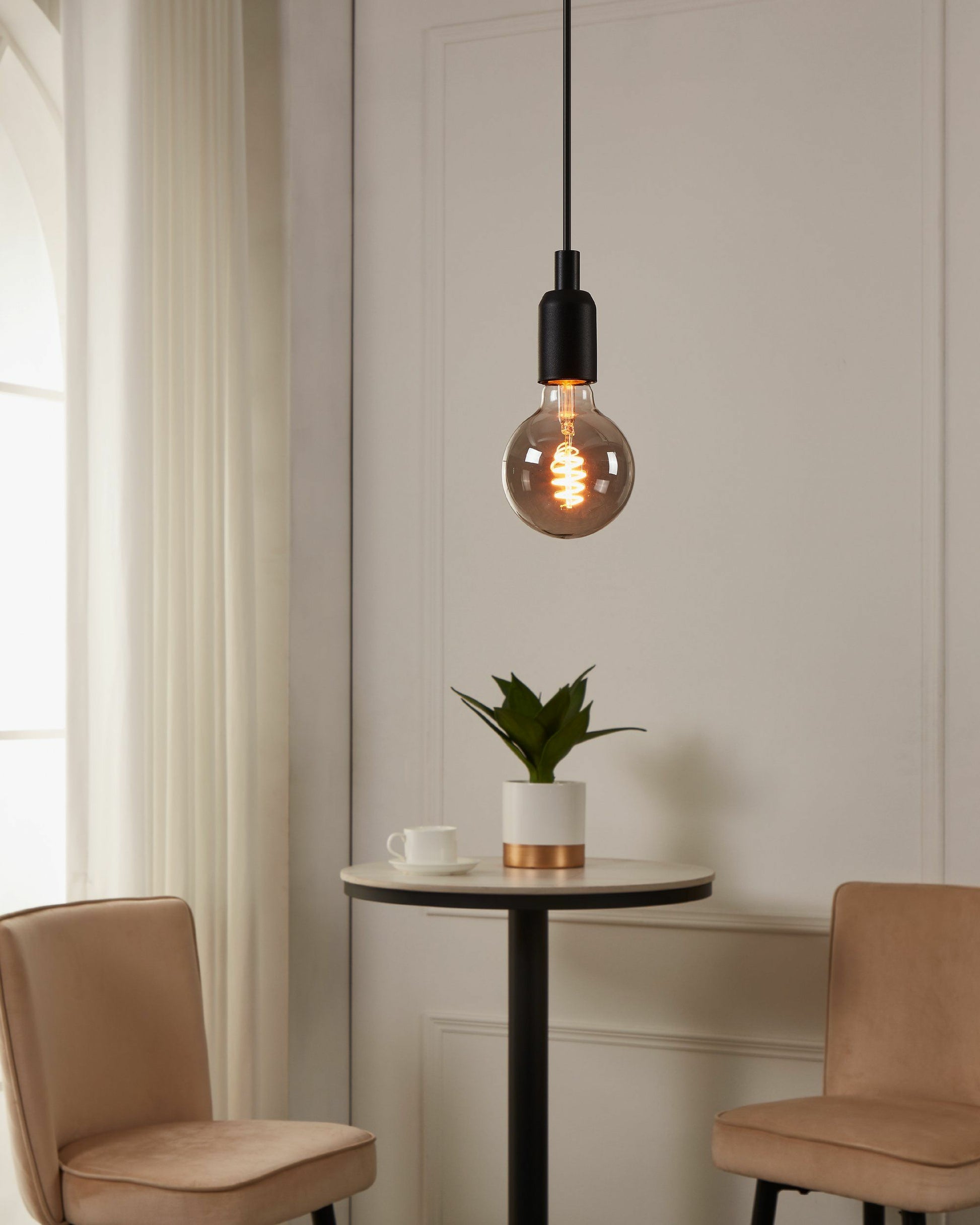 EGLO LED-Leuchtmittel Globe G95 E27 – 4 W dimmbar, 150 lm, 2000 K warmweiss, 360°, smoky