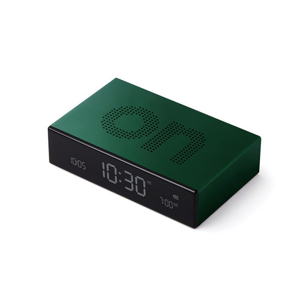 LEXON Wecker Flip Premium – digital – 10,4 × 2,6 × 6,5 cm, dunkelgrün, Aluminium, Schlummerfunktion, USB-C