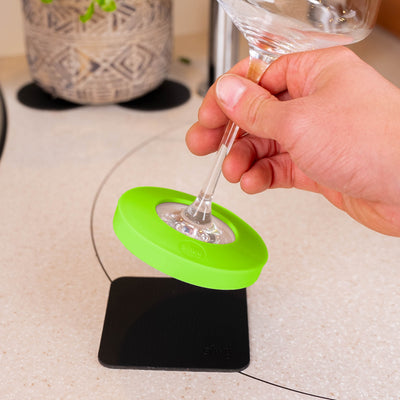 Silwy Magnet-Kondom für Stielgläser – Ø 8,6 cm, H 12,0 cm, Silikon, Grün, mit Haftmagnet, rutschfest