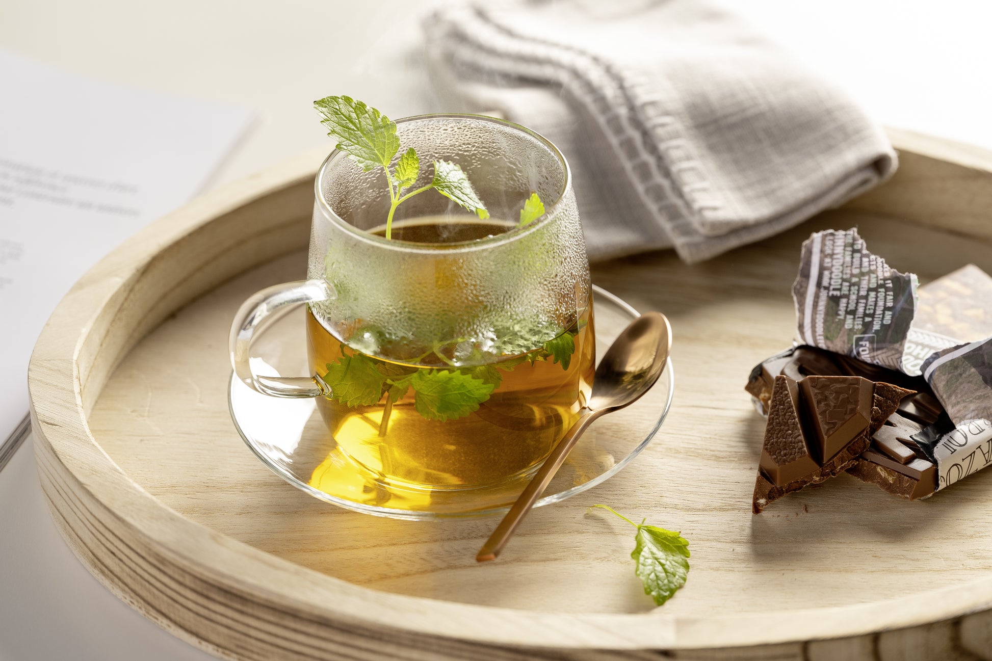 LEONARDO Teetasse – 0,57 l, Glas, transparent, Henkel, spülmaschinenfest, mikrowellenfest, 4 Stück