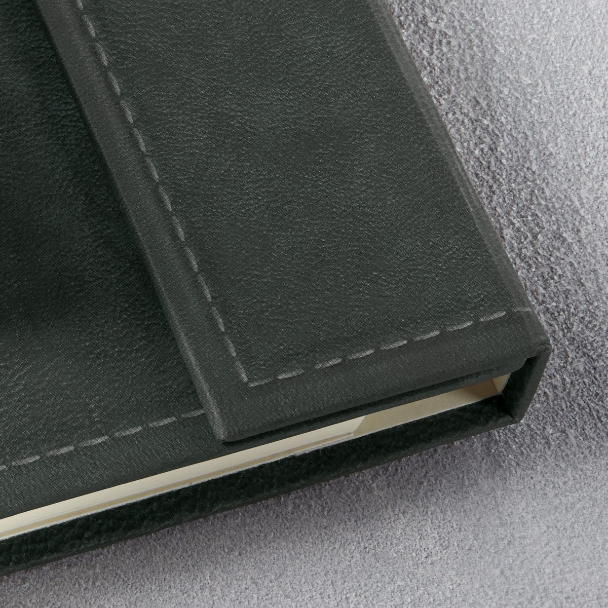 Sigel Notizbuch A4, kariert, Fadenheftung, Hardcover, 194 Seiten, 80 g/m² – dunkelgrau