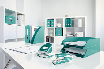 Leitz 5502 WOW – Hefter, 30 Blatt, für 24/6, 26/6, Tackerfunktion, eisblau