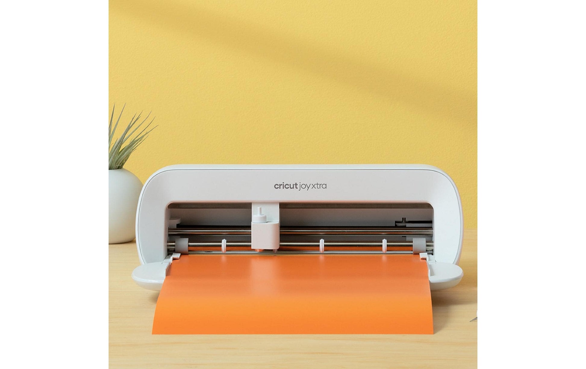 Cricut Schneideplotter Joy Xtra Starter – max. Breite 216 mm, Materialdicke 1 mm, weiss