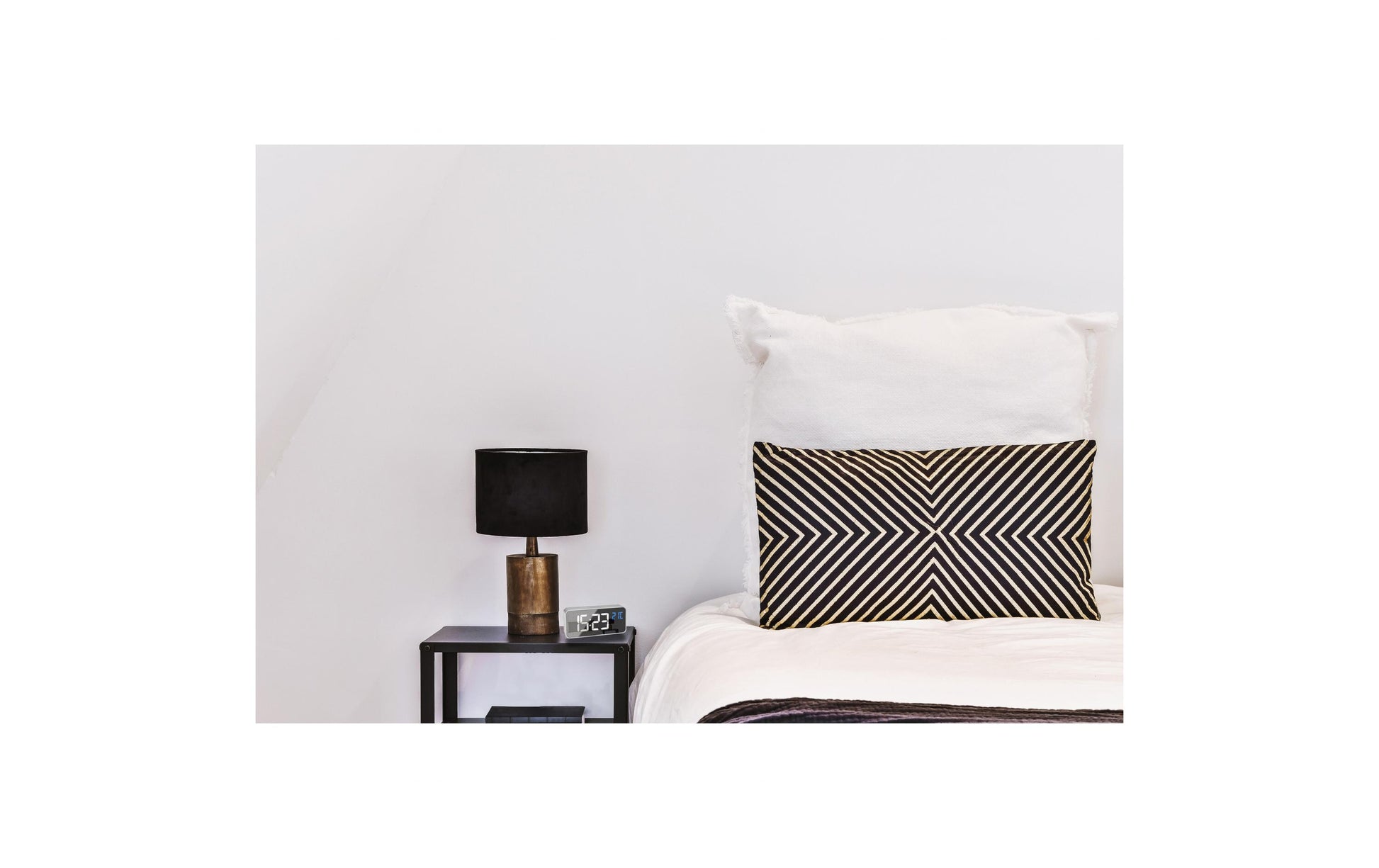 TFA-Dostmann TFA Dostmann Digitalwecker – Snooze, Thermometer, USB, 14,5 × 6,5 × 3,2 cm, Silber