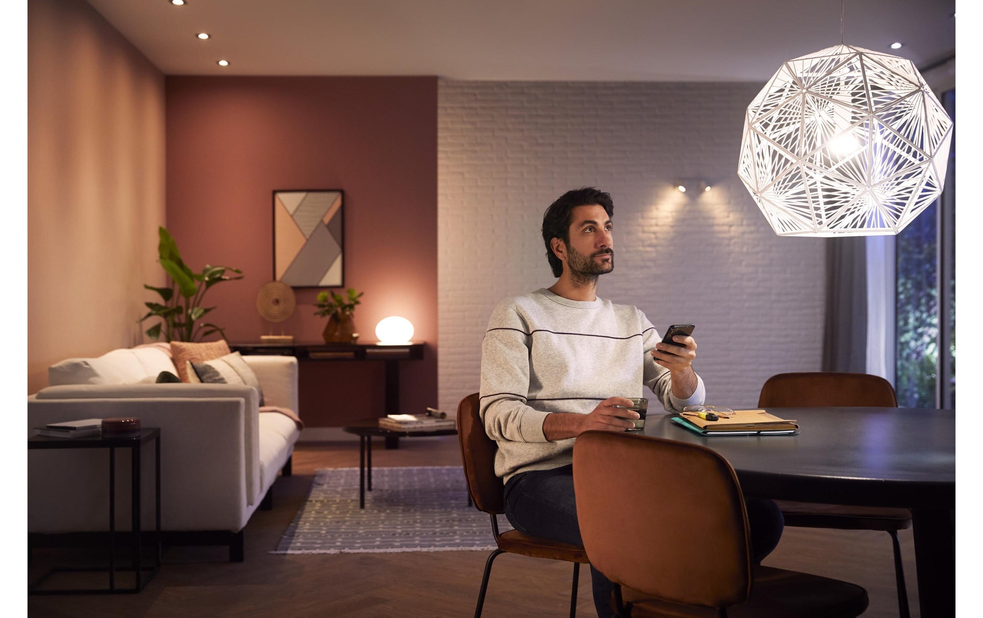 Philips by Signify Philips Hue Smart-Leuchtmittel E27 Weiss – 1055 lm, 2700 K, App-Steuerung, dimmbar – 3er-Pack