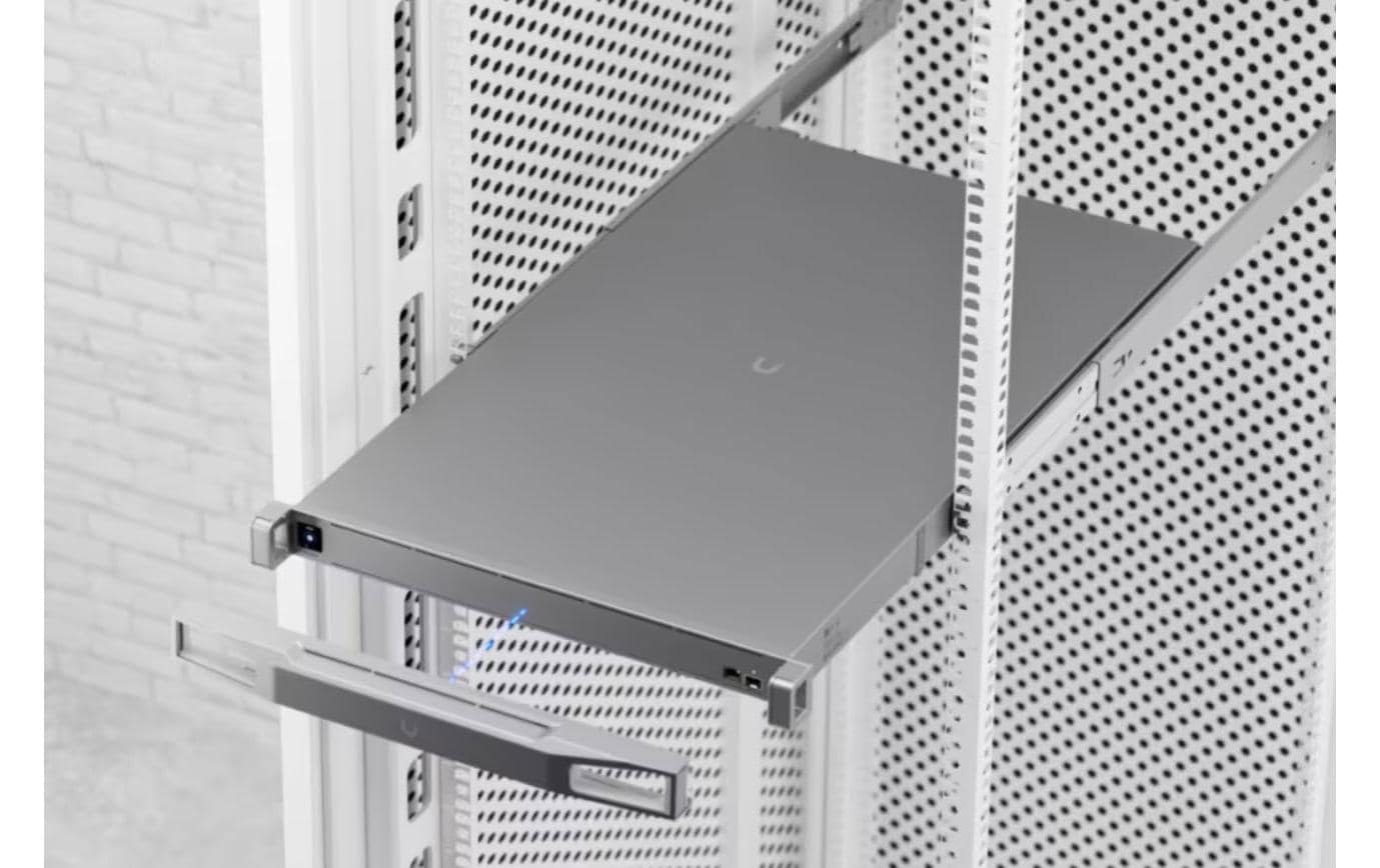Ubiquiti CK-Enterprise – Server Barebone – 1U, Xeon 5218, 32 GB, 3×10G