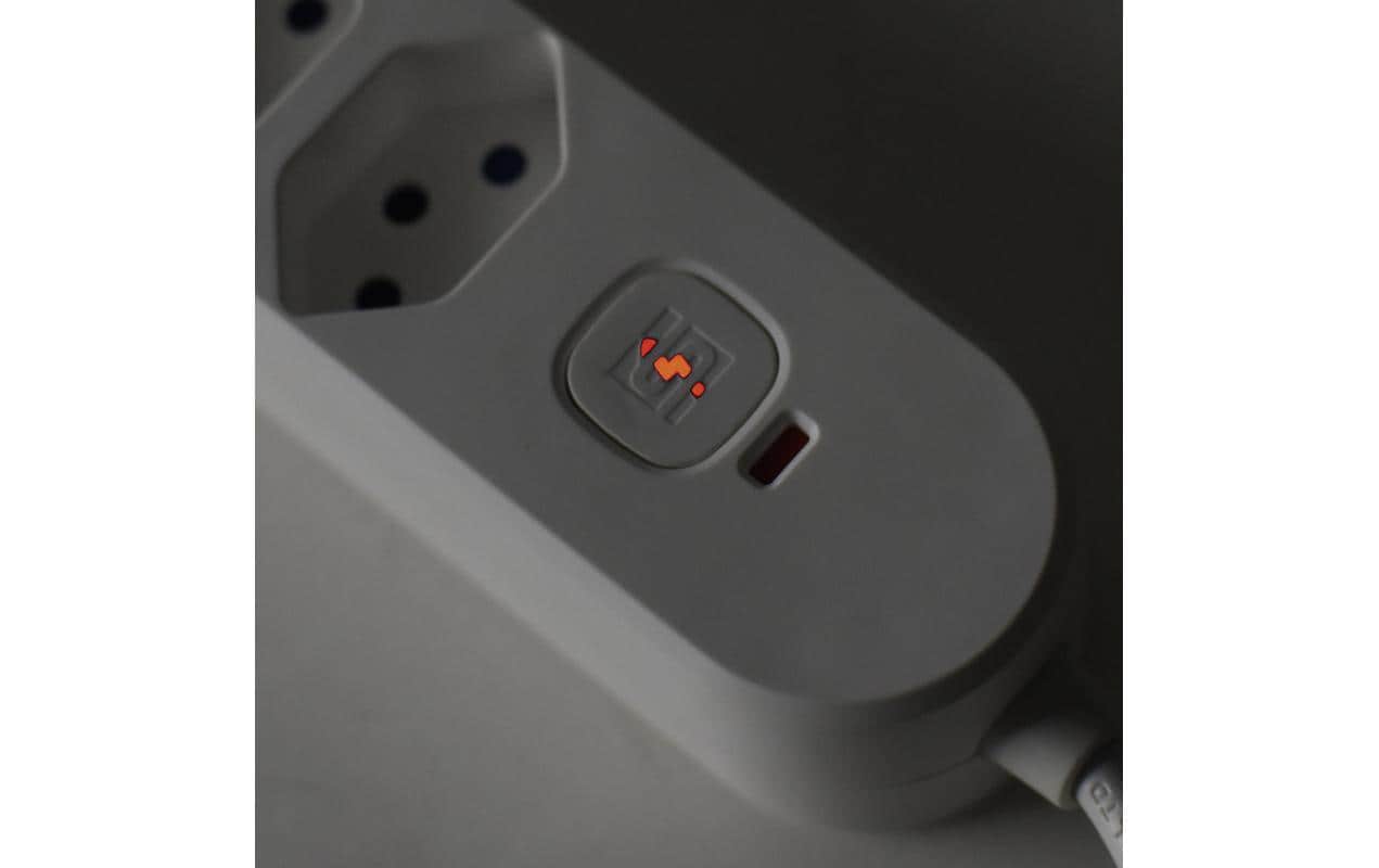 Steffen Steckdosenleiste – 6× T13, USB‑A/C (18 W/20 W), 3 m, mit Schalter, IP20, Weiss