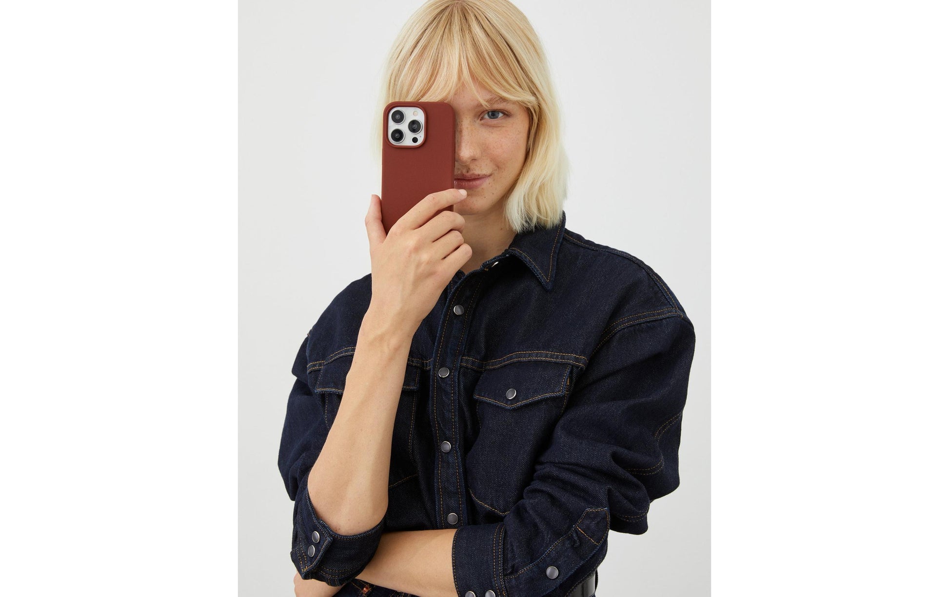 Ideal of Sweden – Backcover – für Apple iPhone 15 Plus – Dunkelbernstein – Silikon
