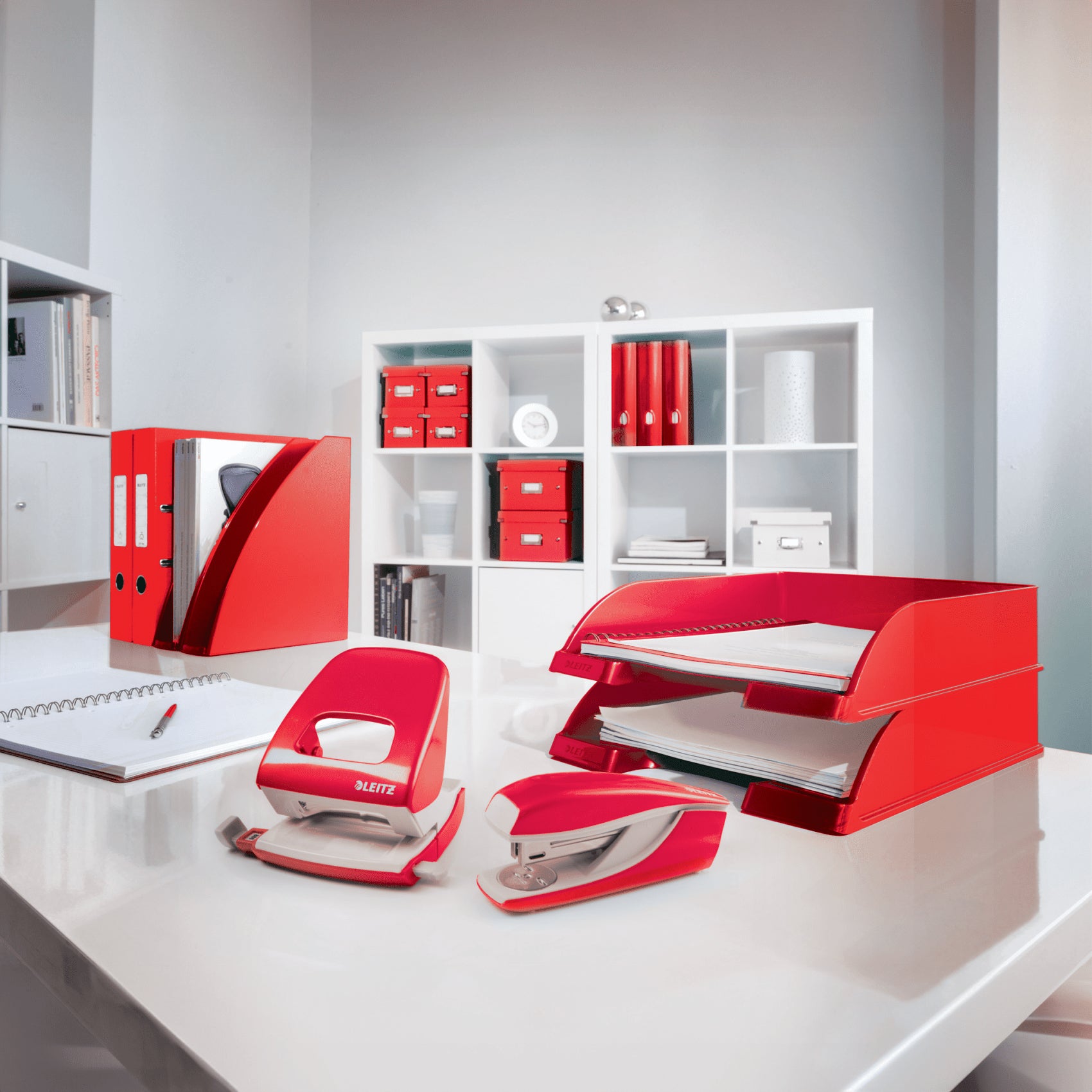 Leitz WOW 180° Ordner – für A4 – Rückenbreite 5,2 cm – Rot