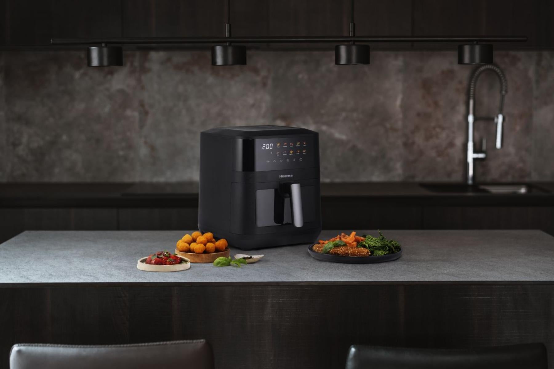 Hisense Heissluftfritteuse HAF2100DCD – 7,7 l, 10 Programme, 2100 W – schwarz