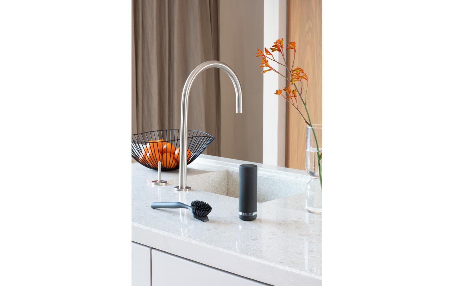 Brabantia Sink Style Seifenspender – Tisch, Silikon, Dunkelgrau, 200 ml