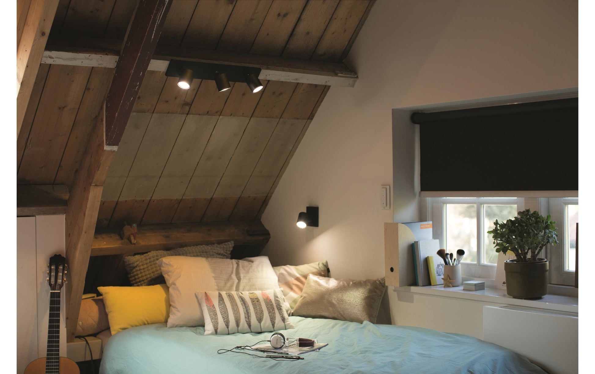 Philips Hue Spot LED – Bluetooth, für Amazon Alexa & Google Assistant, dimmbar – 2200–6500 K – 350 lm – GU10