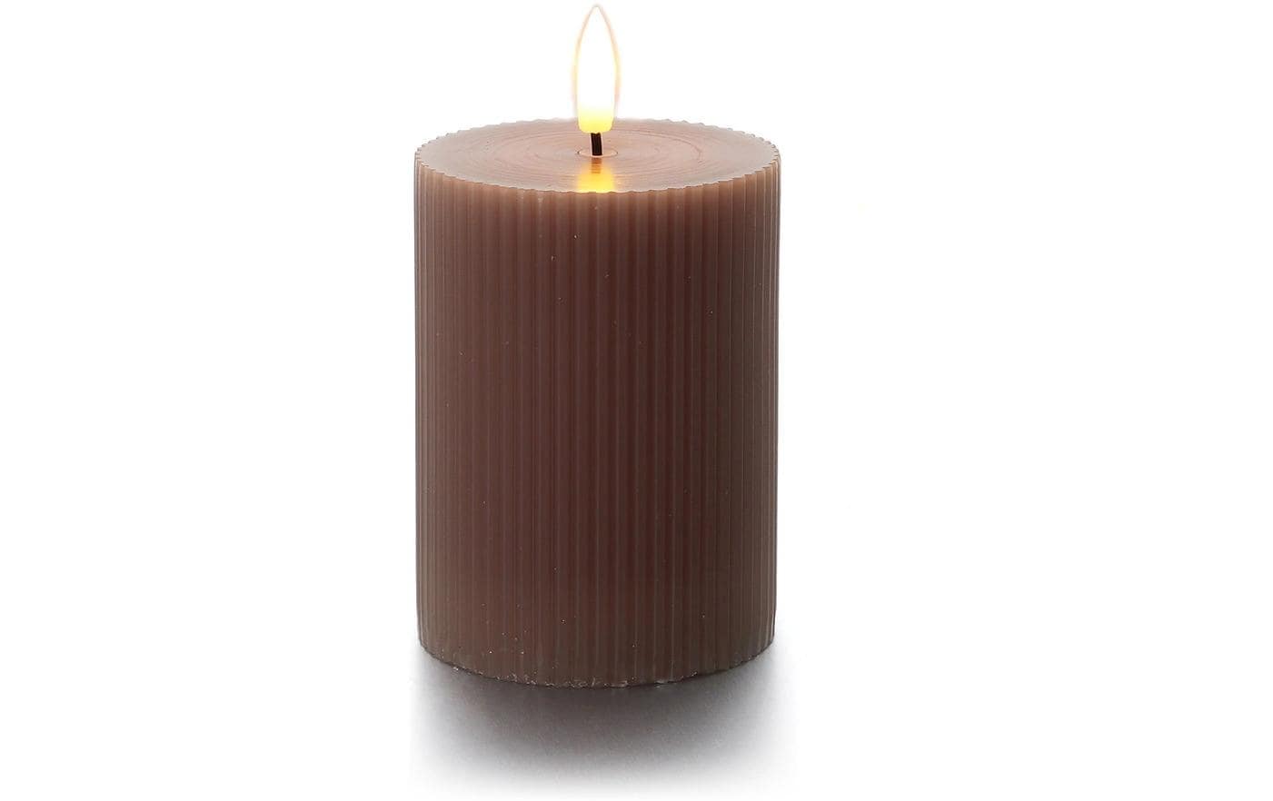Balthasar LED-Zylinderkerze – Ø 7,5 × 10 cm, Warmweiss, Braun, Timer, Flackernd, 3× AAA