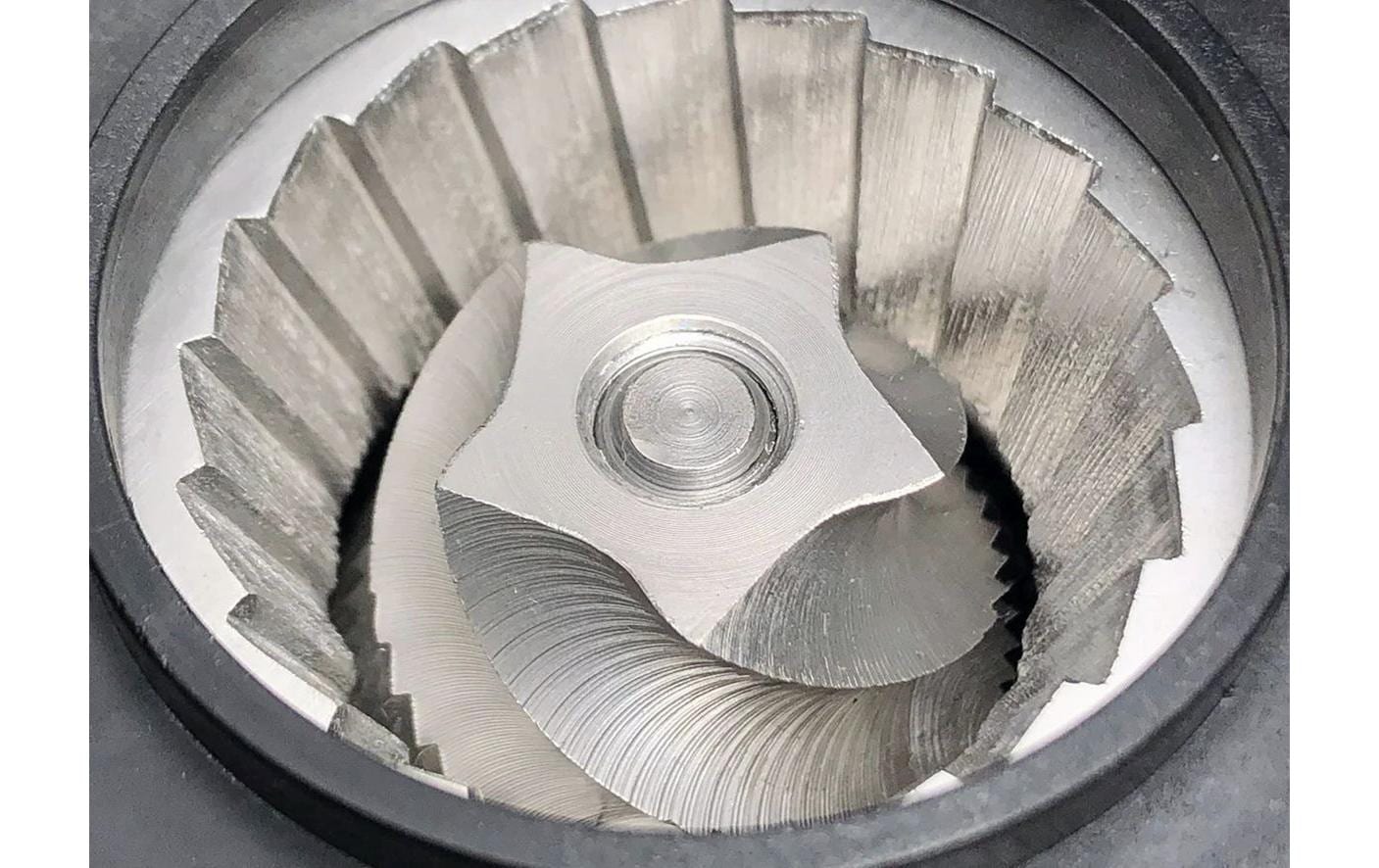 Koenig Baressa Siebträgermaschine – 15 bar, 2,3 l, 250 g, Silber matt