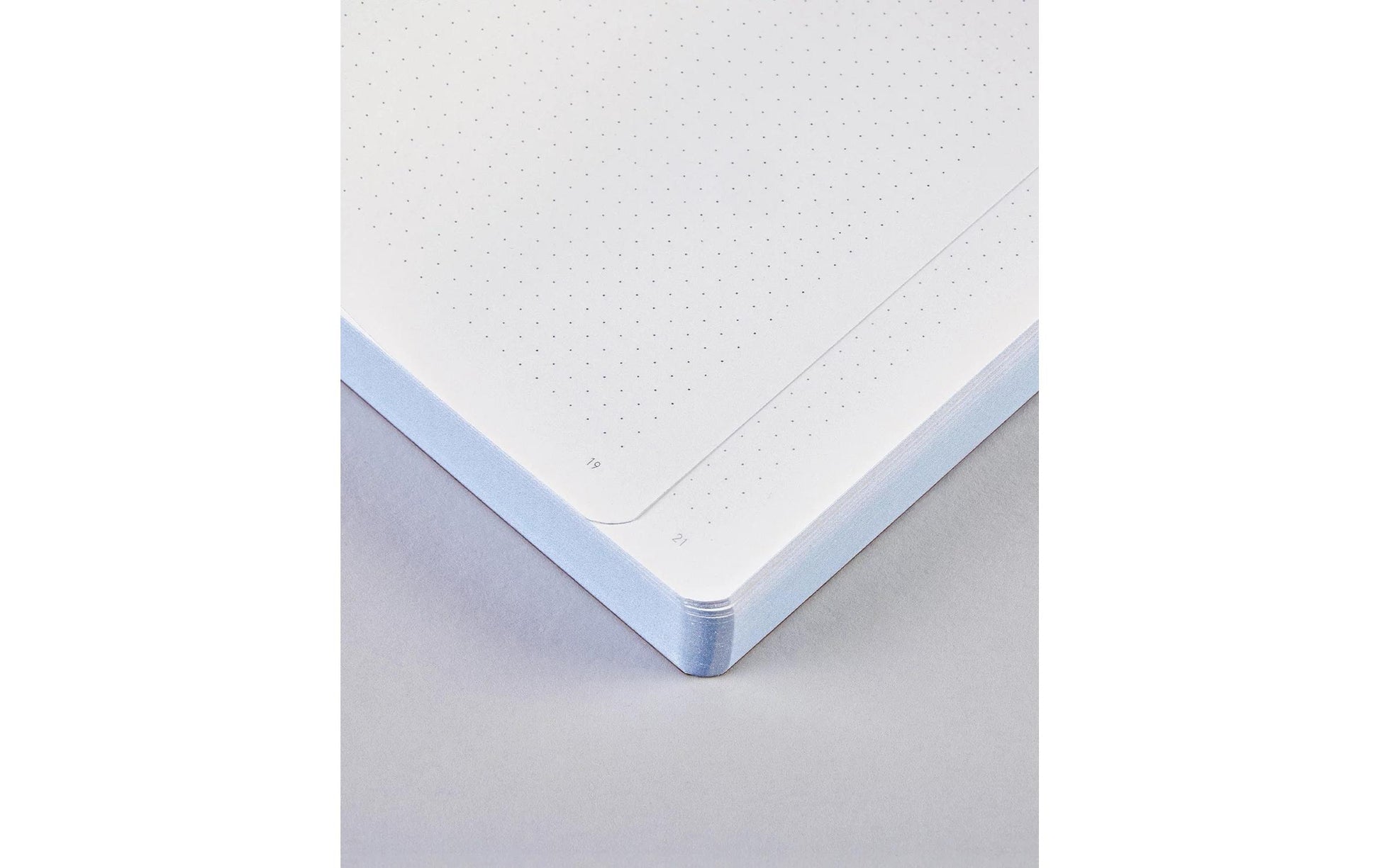nuuna Notizbuch – 165 × 220 mm – 120 g/m² – Softcover, Fadenheftung, abgerundete Kanten, Blau, Pink, Weiss