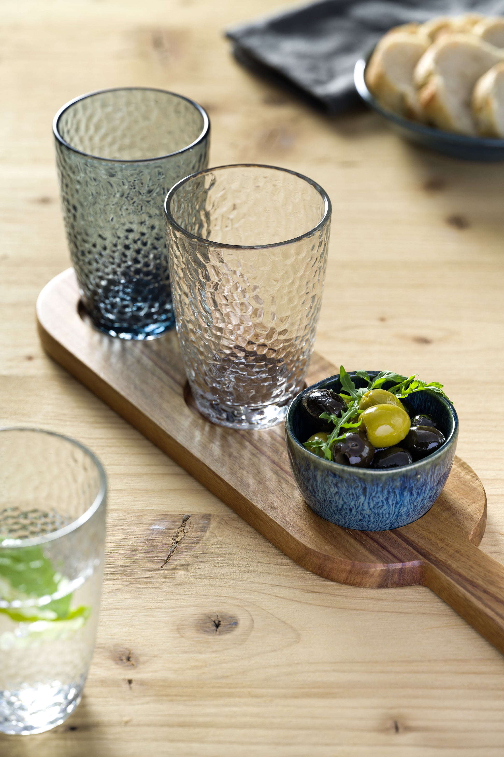 LEONARDO Trinkglas Matera – 4er Set, 340 ml, Ø 8 cm, H 12 cm, Glas, Blau, spülmaschinenfest