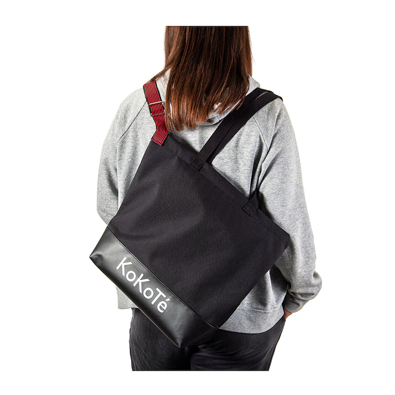 KoKoTé  Einkaufstasche Poschti Quer – 43 × 36 × 10 cm – Polyamid – Schwarz