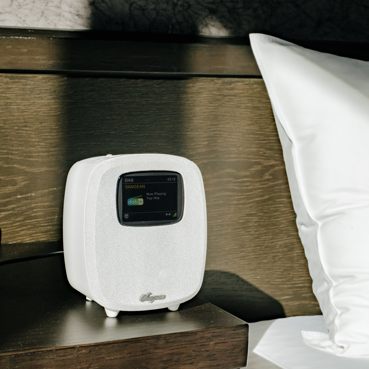 Sangean DCR-83 – Radiowecker DAB+/UKW, Bluetooth – Weiss