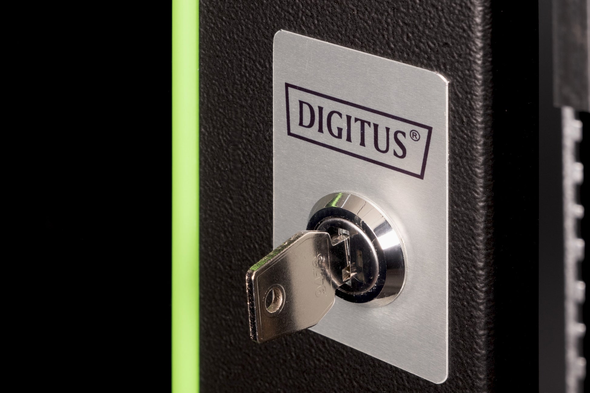 Digitus Unique – 19" Wandverteiler 16U, IP20, abschliessbar, 600 × 450 × 820 mm, schwarz, Stahl